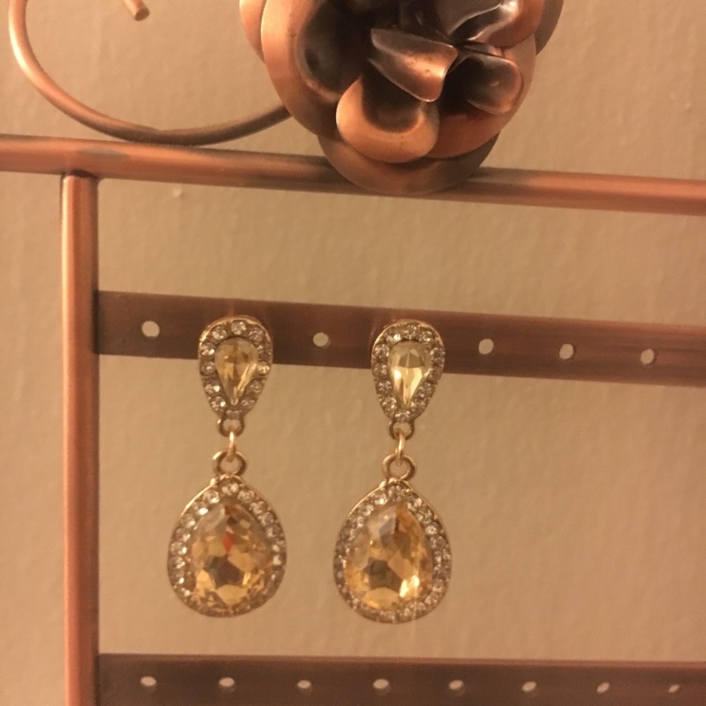 Champagne Dangling Earrings